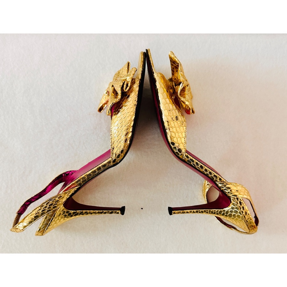 Betsey Johnson Gold Foiled Bow Accent Open Toed Slingback Heel, 9m - Picture 2 of 8